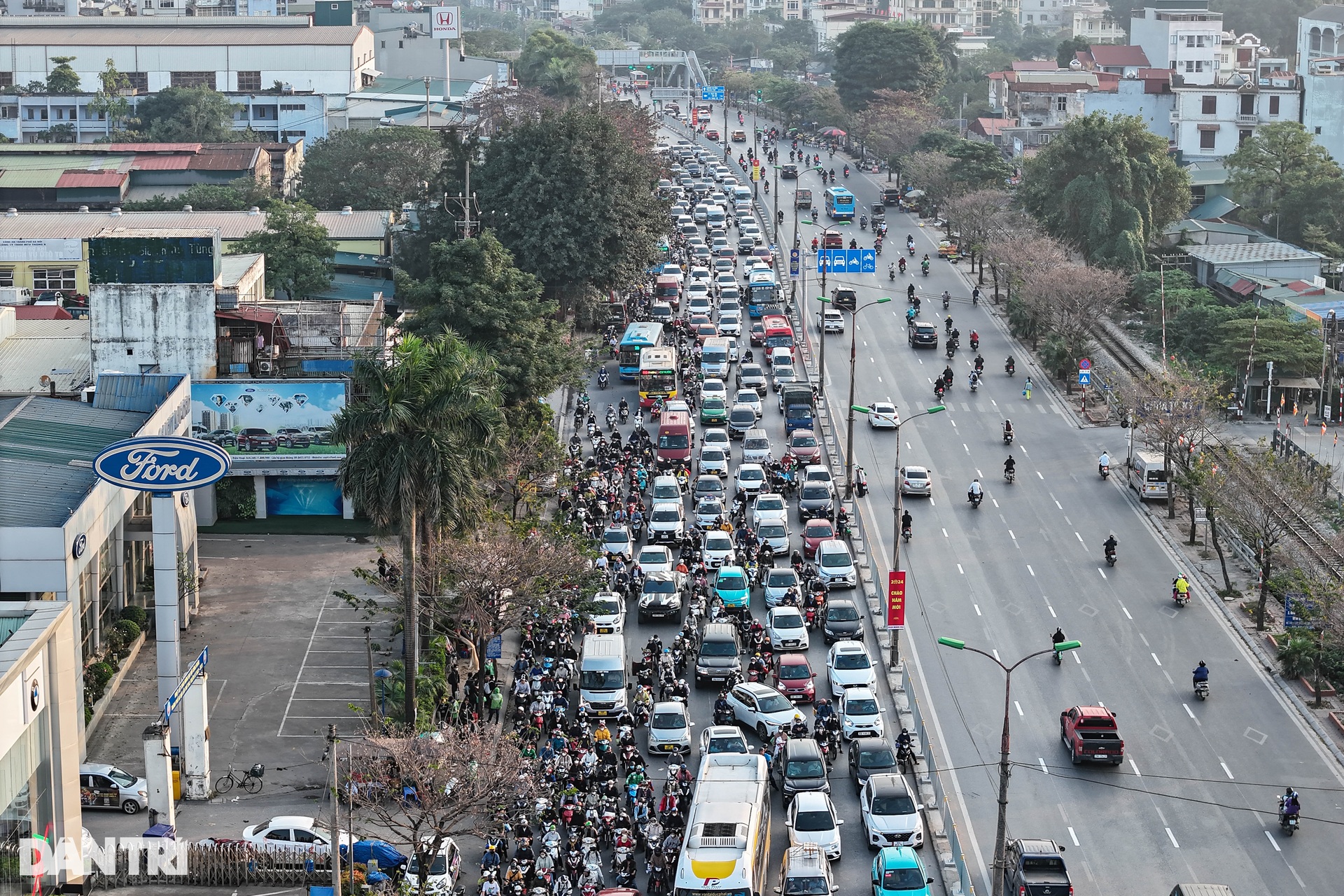 Kết thúc nghỉ Tết Dương lịch, ô tô ùn hơn 2km trên cao tốc Pháp Vân-Cầu Giẽ - 2 Kết thúc nghỉ Tết Dương lịch, ô tô ùn hơn 2km trên cao tốc Pháp Vân-Cầu Giẽ - 2