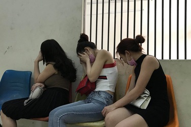 Khởi tố “má mì” môi giới mại dâm cho khách với giá 25 triệu đồng