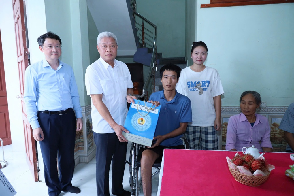 Mất chân, hỏng mắt khi làm việc: Cảnh báo nhức nhối về an toàn lao động - 2 Mất chân, hỏng mắt khi làm việc: Cảnh báo nhức nhối về an toàn lao động - 2