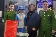 Người đàn ông ở phố cổ Hà Nội "vứt" 1,17 tỷ đồng vào thùng rác