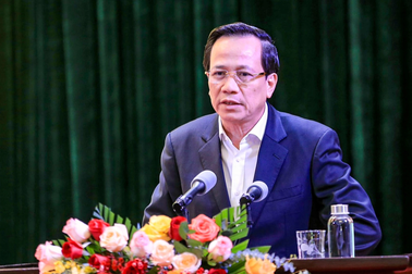 Bộ trưởng bảo lãnh để cán bộ làm việc, miễn là "tiền không vào túi riêng"