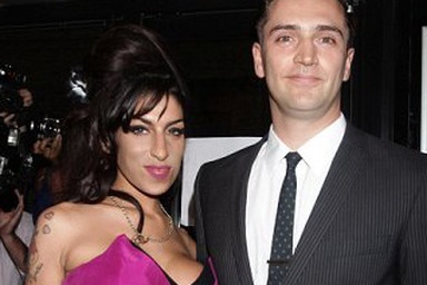 Amy Winehouse và bạn trai đã đính hôn 