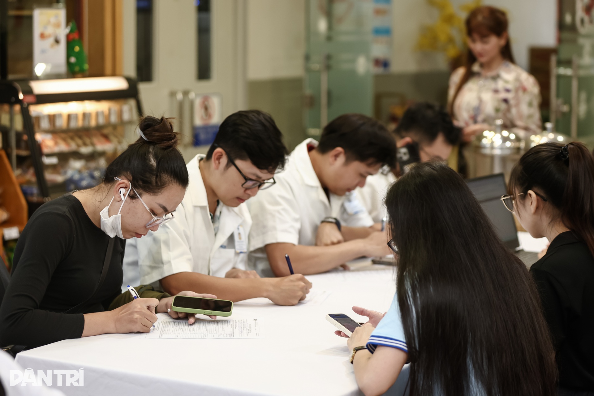 Lan tỏa yêu thương qua hoạt động hiến máu nhân đạo - 10