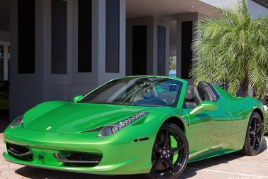 Mất bao nhiêu tiền để đổi màu sơn siêu xe Ferrari chính hãng?