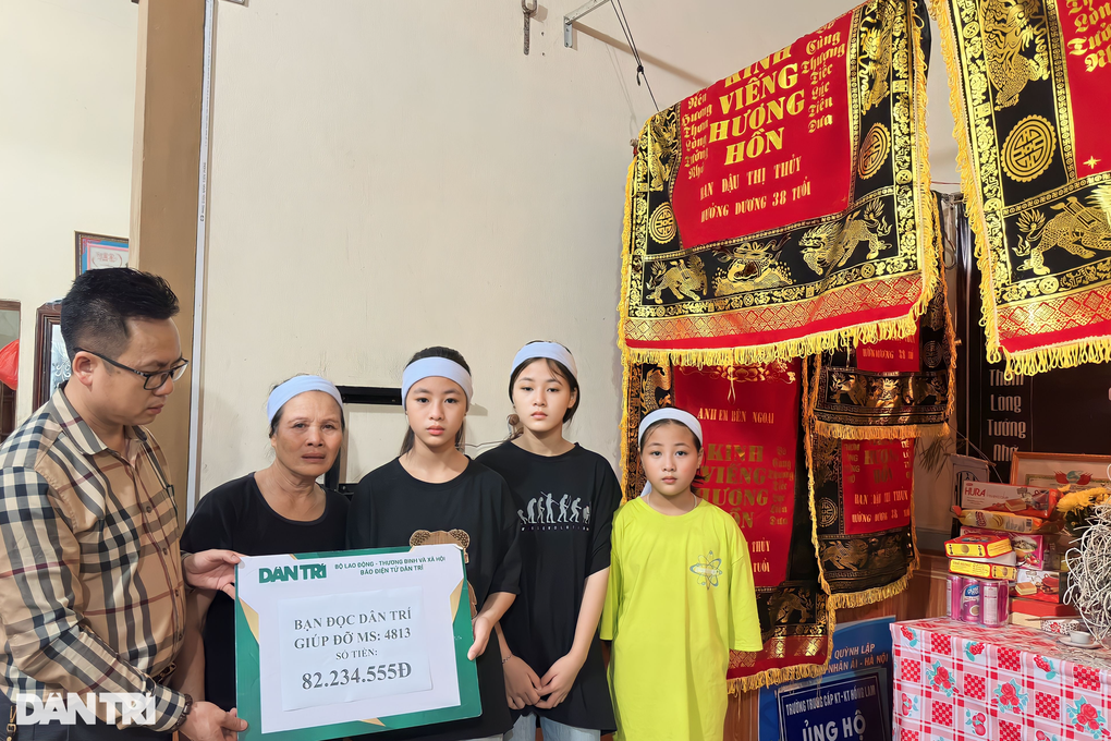 Hơn 180 triệu đồng đến với 4 đứa trẻ mồ côi cả cha lẫn mẹ vì tai nạn - 1 Hơn 180 triệu đồng đến với 4 đứa trẻ mồ côi cả cha lẫn mẹ vì tai nạn - 1