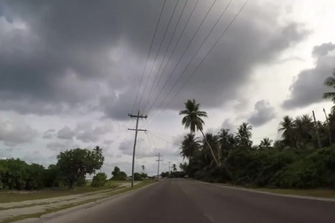 Theo chân khách du lịch lái xe đi khắp Nauru