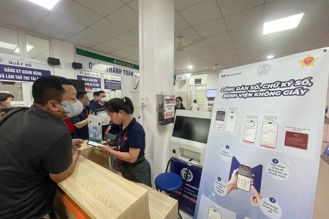 Bệnh viện áp dụng chữ ký số, rút ngắn thời gian chờ khám - 1