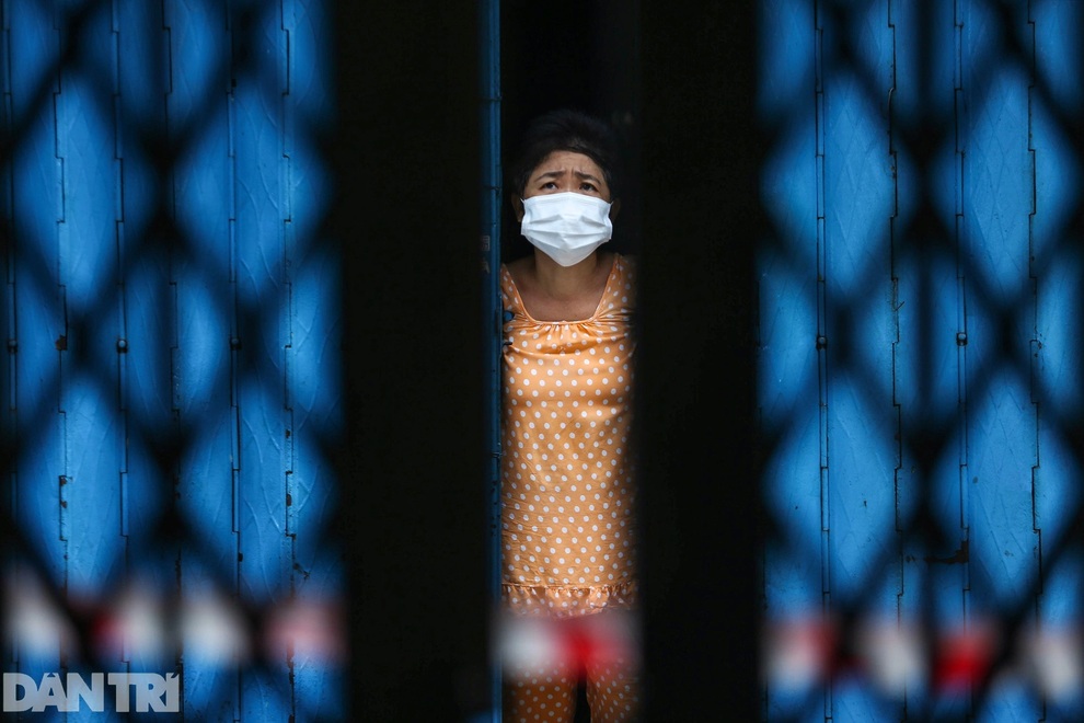 TPHCM: Lây lan trong khu phong tỏa làm số F0 tăng cao - 1 TPHCM: Lây lan trong khu phong tỏa làm số F0 tăng cao - 1