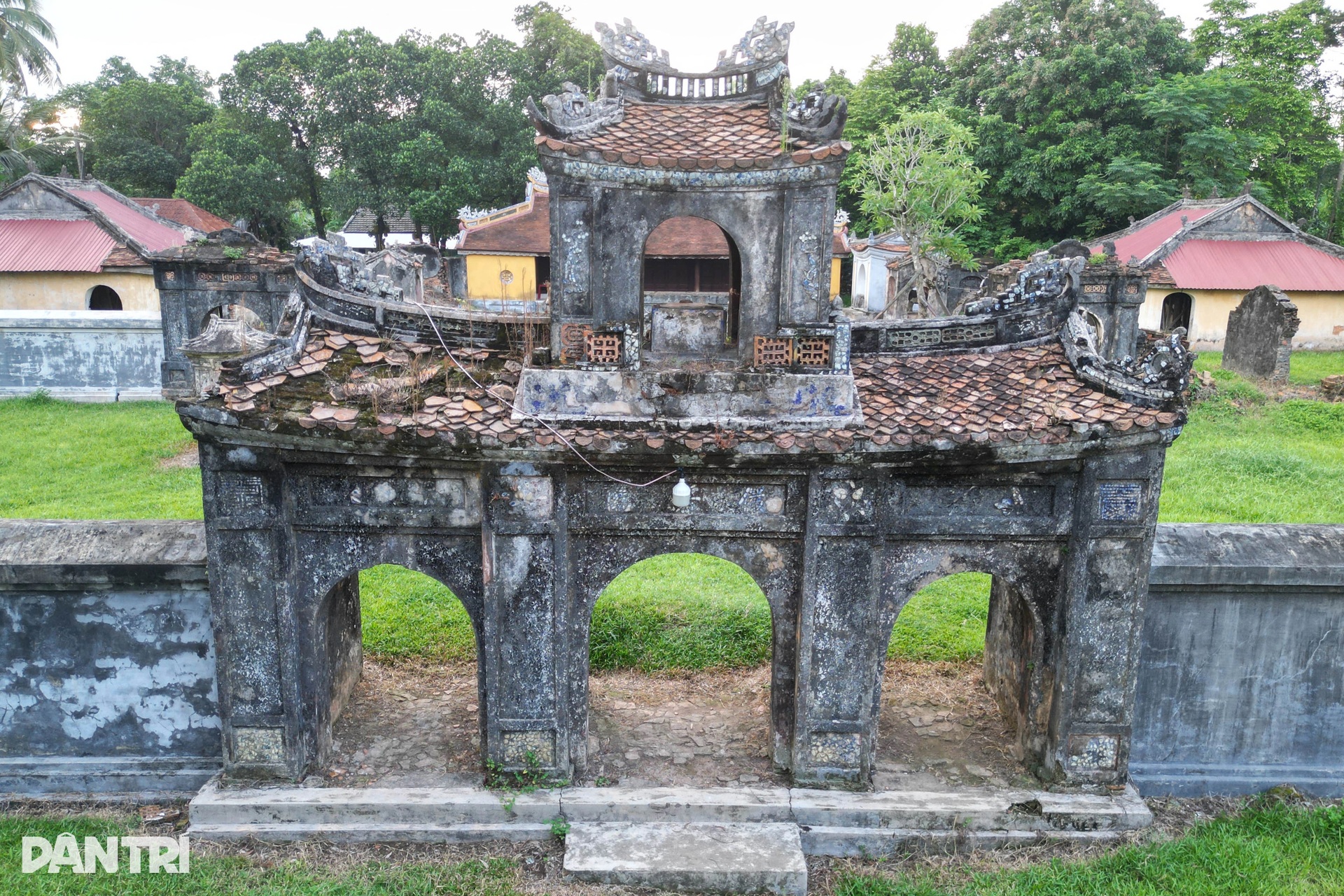 The temple of the war elephant that cried for its master before his last breath - 9 Điện thờ voi chiến khóc chủ tướng trước khi trút hơi thở cuối cùng - 9