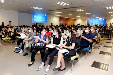 Điểm chuẩn vào trường ĐH Kinh tế quốc dân từ 25,6 - 28 điểm