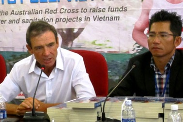 “Siêu marathon” người Úc hoàn thành hành trình chạy bộ dọc Việt Nam