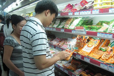 Ráo riết kiểm tra, phát hiện thực phẩm bẩn trong dịp Tết Nguyên đán 