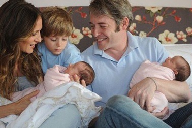 Sao "Chuyện ấy là chuyện nhỏ" khoe hai con sinh đôi