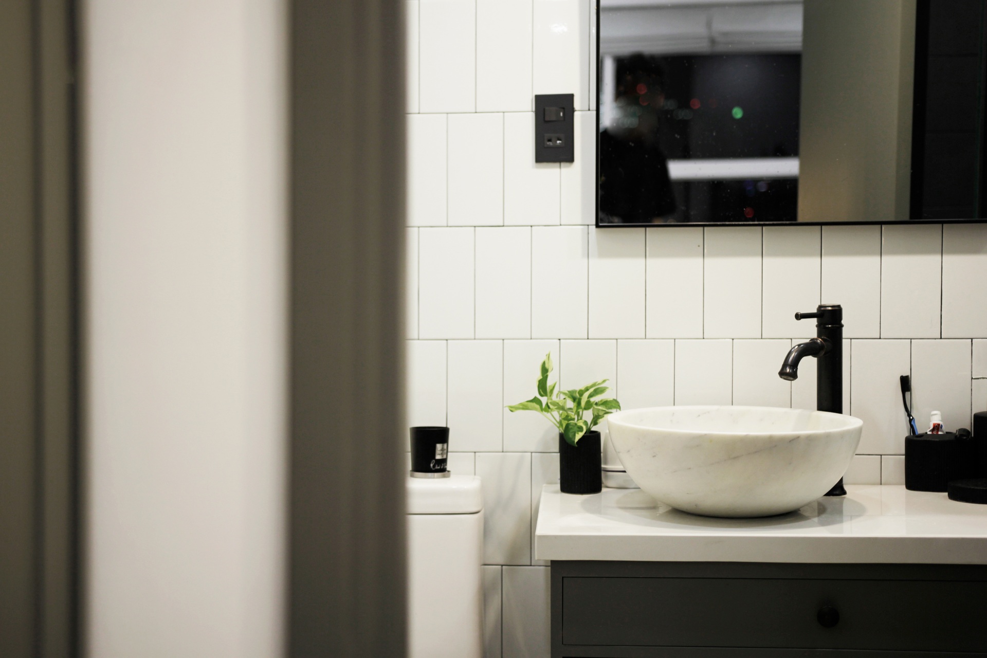 Ngắm căn hộ 69 m2 của chàng độc thân, bất ngờ với cách bài trí nội thất - 7 Ngắm căn hộ 69 m2 của chàng độc thân, bất ngờ với cách bài trí nội thất - 7