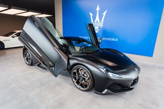 Chào giá hơn 22 tỷ, siêu xe Maserati MC20 bản độc nhất Việt Nam có gì?