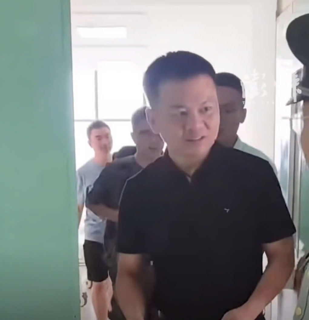 Trung Quốc: Chàng trai cứu 5 người đuối nước, quỳ xuống xin mẹ tha thứ - 1 Trung Quốc: Chàng trai cứu 5 người đuối nước, quỳ xuống xin mẹ tha thứ