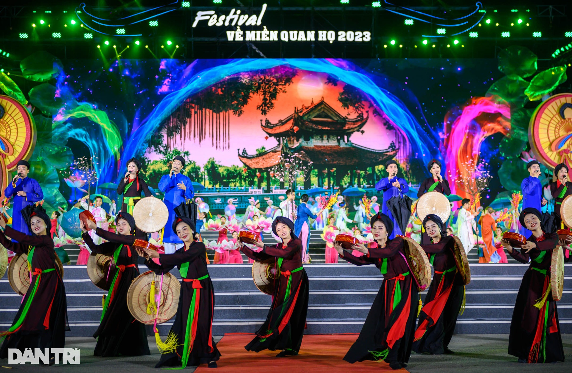 Gần 1.000 nghệ sĩ biểu diễn tại lễ khai mạc Festival Về miền Quan họ 2023 - 8 Gần 1.000 nghệ sĩ biểu diễn tại lễ khai mạc Festival Về miền Quan họ 2023 - 8