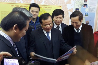 Bí thư Thành ủy Hà Nội thăm và chúc tết Hội báo Xuân 2015