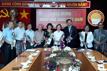 Trung ương Hội Khuyến học kỉ niệm 35 năm Ngày Nhà giáo Việt Nam