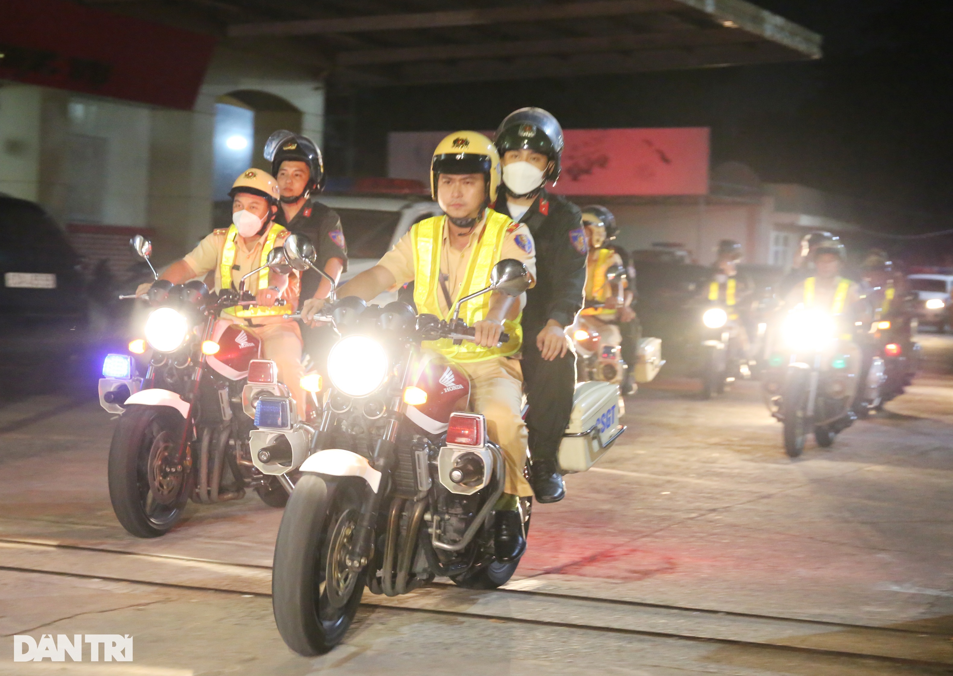 Một đêm CSGT Đồng Nai phạt 40 trường hợp vi phạm nồng độ cồn ở TP Biên Hòa - 1