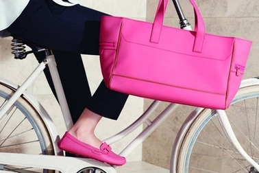 Mua hàng hiệu, săn cơ hội giảm giá hấp dẫn