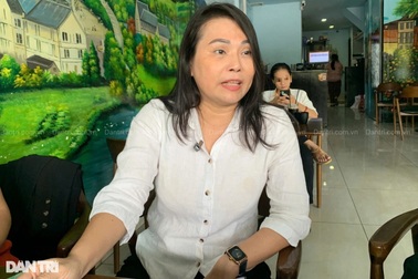 Cô giáo xin tiền mua máy tính bị cảnh cáo, không được giảng dạy hết năm học