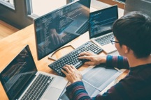 Chàng trai nhờ AI gửi 1.000 đơn xin việc, ngủ dậy nhận 50 lời mời phỏng vấn