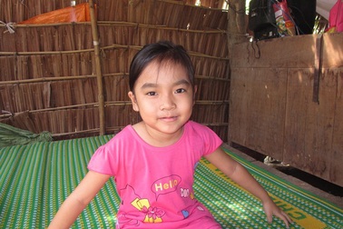 Đáng thương bé gái 7 tuổi mắc bệnh ung thư máu