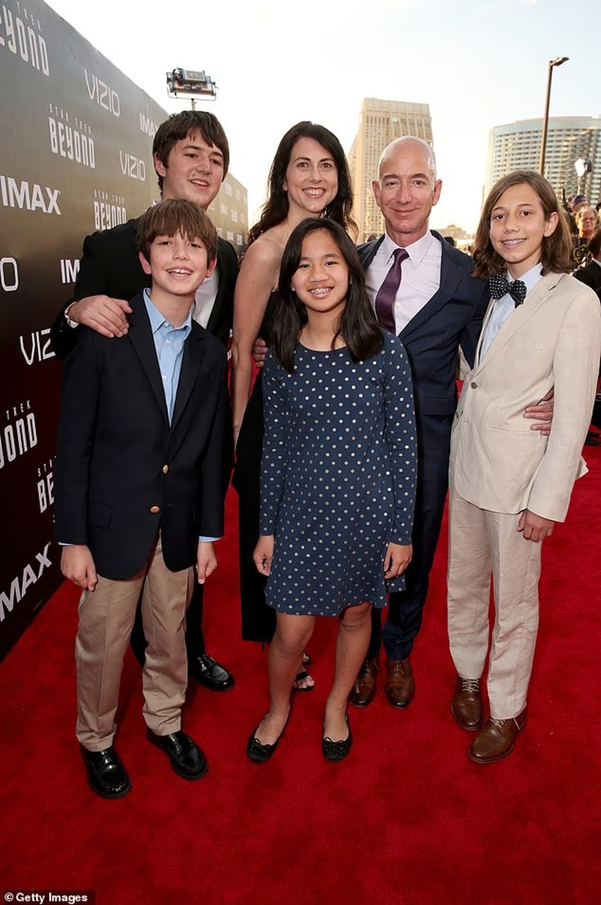 Cách nuôi con kín tiếng lạ thường của tỷ phú Jeff Bezos - 2 Cách nuôi con kín tiếng lạ thường của tỷ phú Jeff Bezos - 2