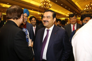 Tỷ phú Ấn Độ giàu nhanh, vượt cả ông chủ Amazon