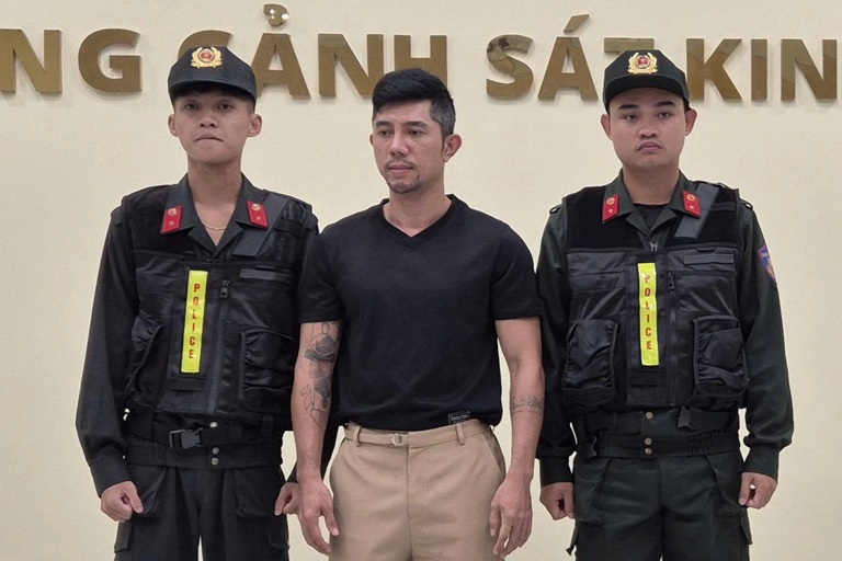 Ca sĩ Lương Bằng Quang bị bắt tạm giam