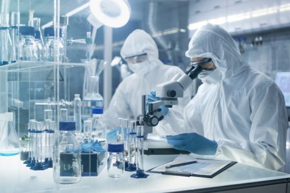 Nhà khoa học Nga tự làm chuột bạch thử vắc-xin Covid-19 - 1 Nhà khoa học Nga tự làm chuột bạch thử vắc-xin Covid-19 - 1
