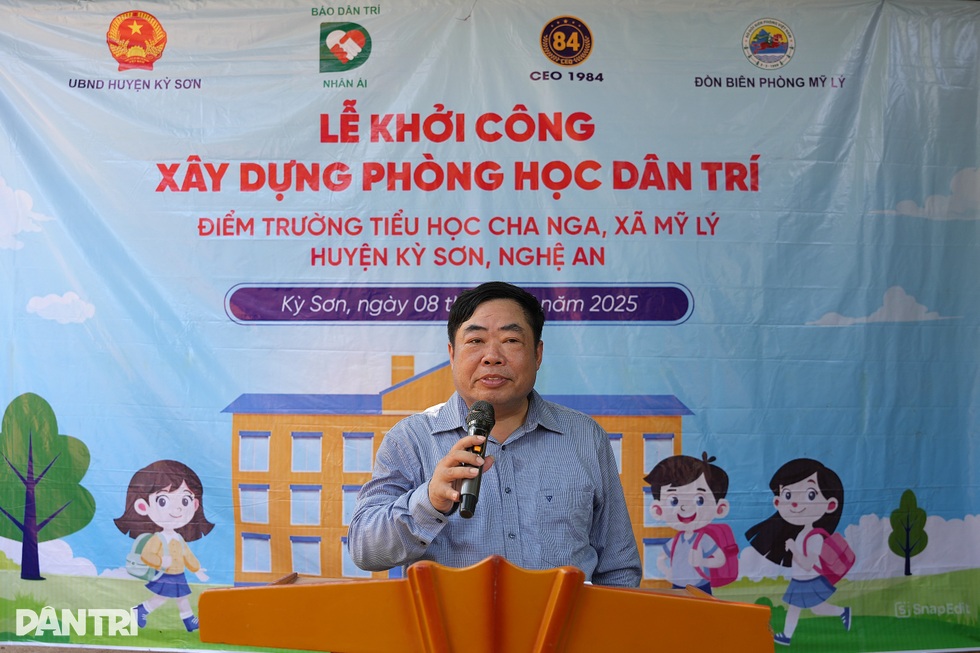 Xây phòng học Dân trí: Trao cơ hội, bồi đắp lòng nhân ái cho con trẻ - 5 Xây phòng học Dân trí: Trao cơ hội, bồi đắp lòng nhân ái cho con trẻ - 5
