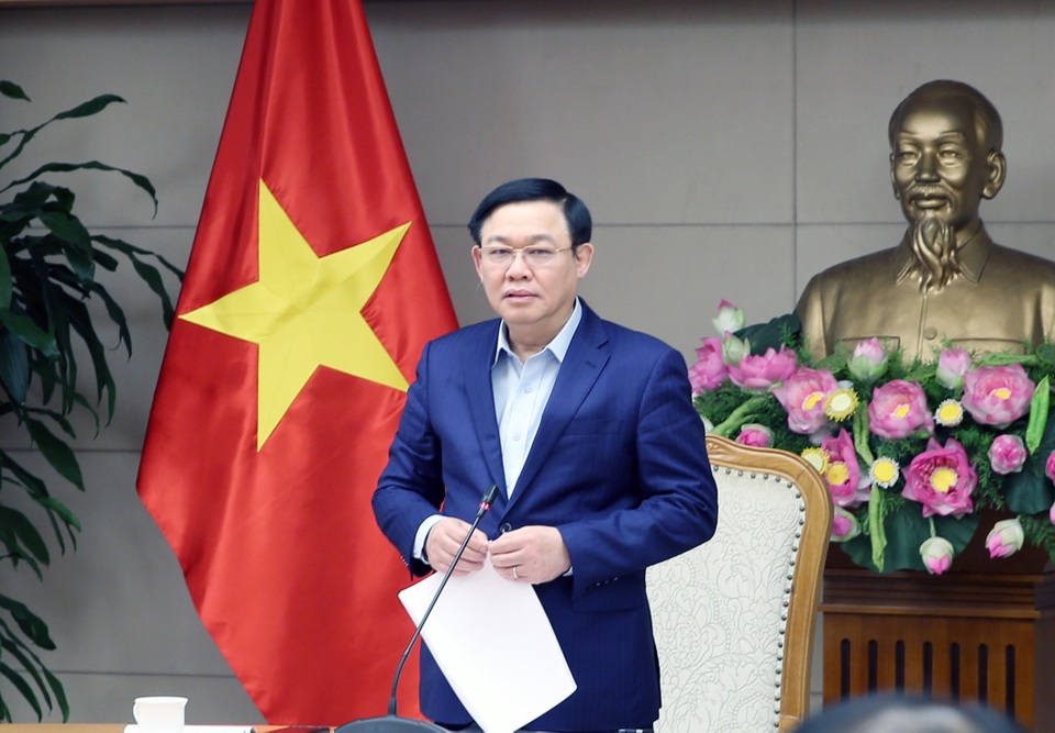 Phó Thủ tướng yêu cầu phạt nặng hành vi “thổi giá” khẩu trang phòng dịch corona - 1 Phó Thủ tướng yêu cầu phạt nặng hành vi “thổi giá” khẩu trang phòng dịch corona - 1