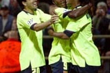 Barcelona khởi đầu chật vật