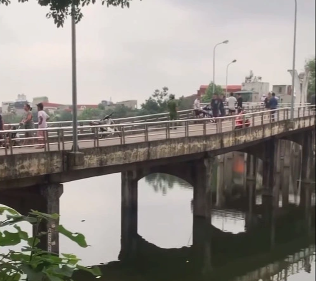 Hà Nội: Cô gái ngã xuống hồ Công viên Tuổi trẻ Thủ đô tử vong - 2