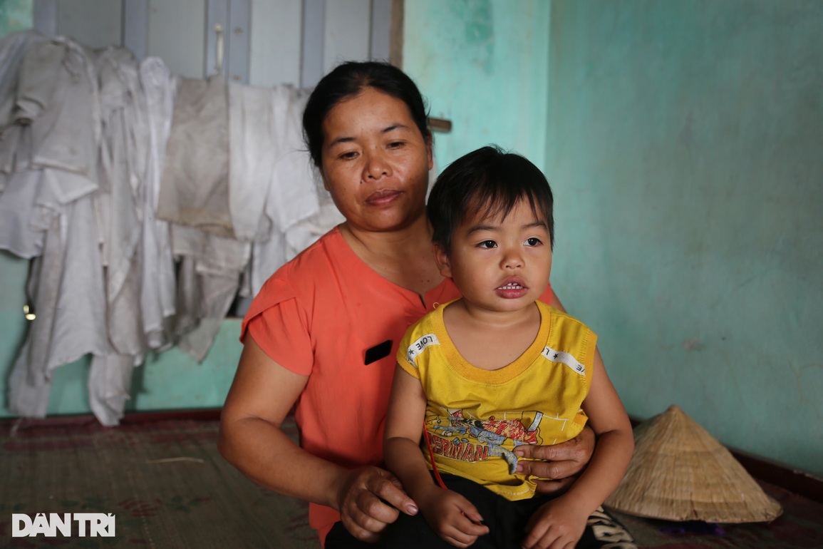 Ba mất rồi, nhà mình có được ăn Tết không hả mẹ! - 6 Ba mất rồi, nhà mình có được ăn Tết không hả mẹ! - 6