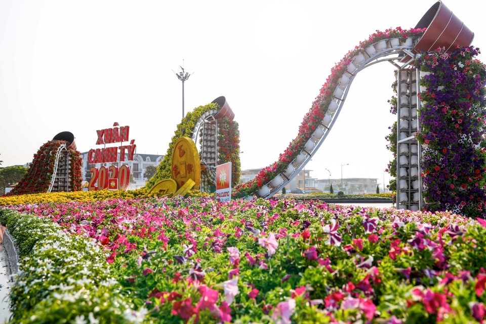 Đường hoa xuân rực rỡ nơi xứ biển Tây Nam - 1 Đường hoa xuân rực rỡ nơi xứ biển Tây Nam - 1
