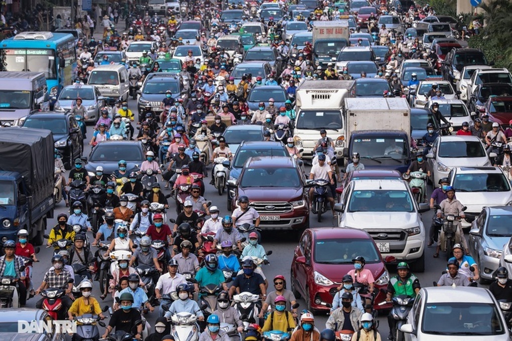 Những điểm đen ùn tắc 10 năm chưa thể xóa sổ ở Hà Nội - 1 Những điểm đen ùn tắc 10 năm chưa thể xóa sổ ở Hà Nội - 1