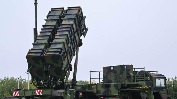 Tình trạng báo động đỏ khiến Mỹ quyết định khóa van viện trợ Ukraine - 1