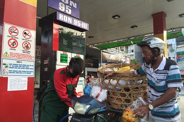 Kẻ cười, người khóc khi giá dầu giảm về mức âm