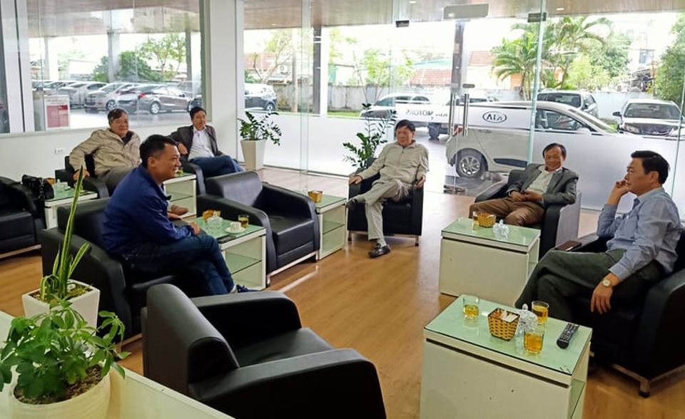 Doanh nghiệp băm nát hành lang giao thông: Kiến nghị Bộ GTVT hỗ trợ xử lí - 2 Doanh nghiệp băm nát hành lang giao thông: Kiến nghị Bộ GTVT hỗ trợ xử lí - 2