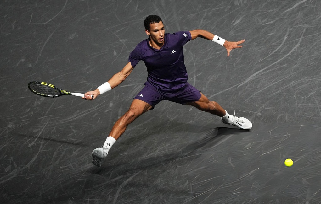 Ao derrotar Auger-Aliassime, Sinner venceu o Masters de Paris pela primeira vez - 2 Đánh bại Auger-Aliassime, Sinner lần đầu vô địch Paris Masters - 2