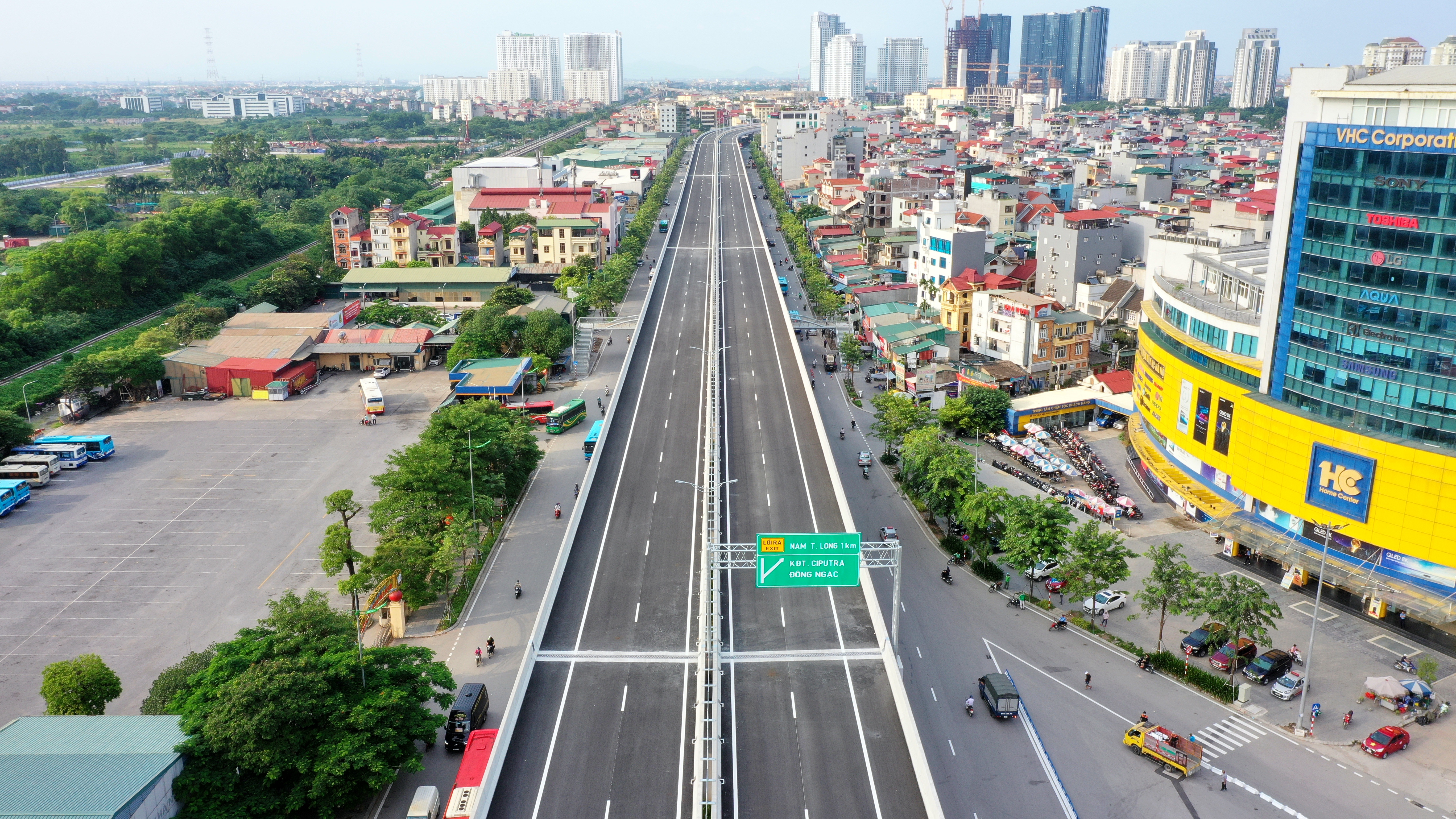 Cận cảnh đường trên cao 5.000 tỷ đồng đẹp nhất Hà Nội trước ngày thông xe - 2 Cận cảnh đường trên cao 5.000 tỷ đồng đẹp nhất Hà Nội trước ngày thông xe - 2