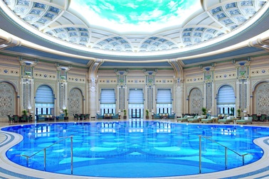 Bên trong khách sạn dát vàng xa hoa cực độ nơi giam giữ Hoàng tử Ả rập