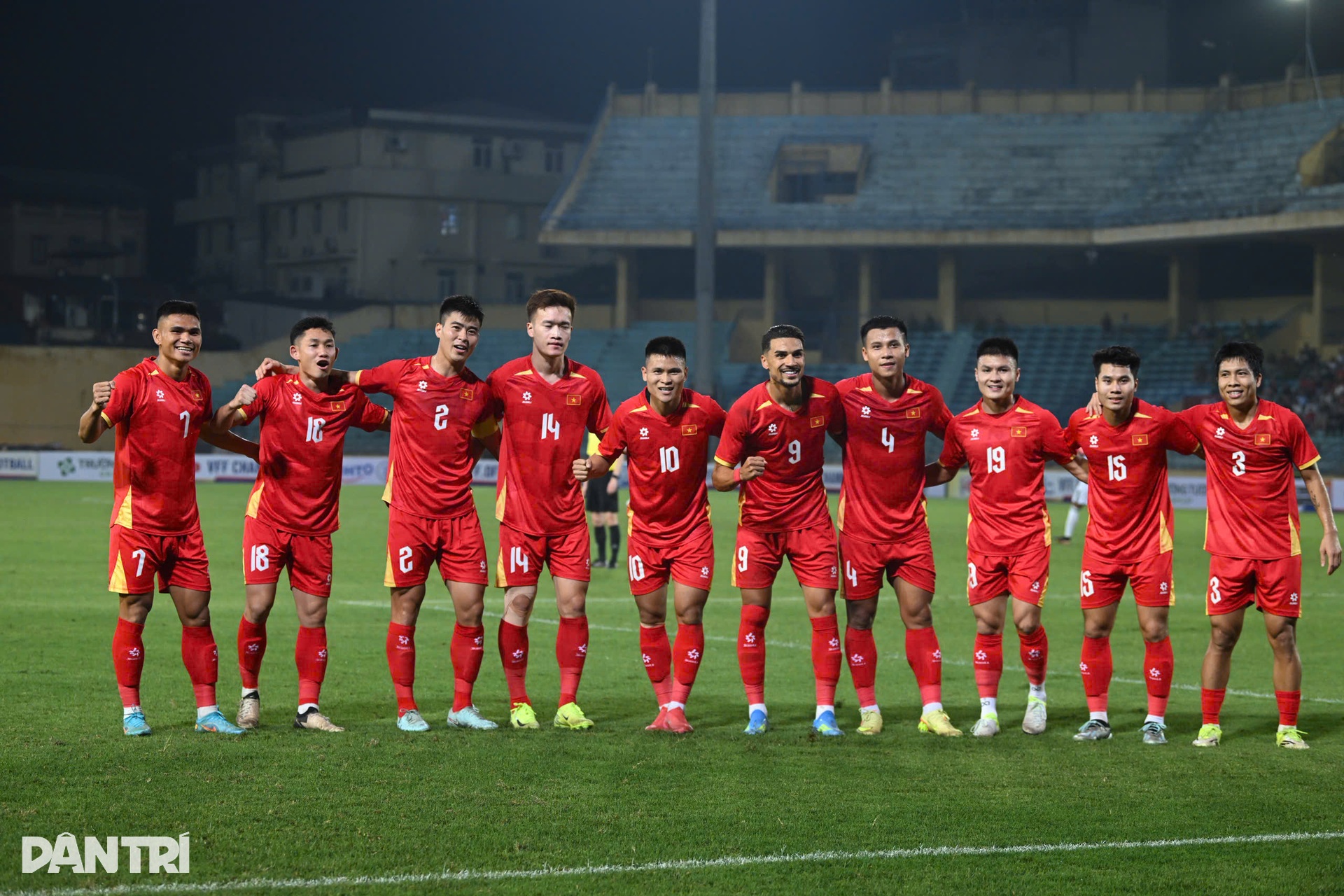 Màn trình diễn của Xuân Son, Hoàng Hên trong chiến thắng Bangladesh 3-0 - 1 Màn trình diễn của Xuân Son, Hoàng Hên trong chiến thắng Bangladesh 3-0 - 1
