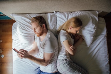 Gen Z ngày càng ít quan hệ tình dục vì dành thời gian cho mạng xã hội