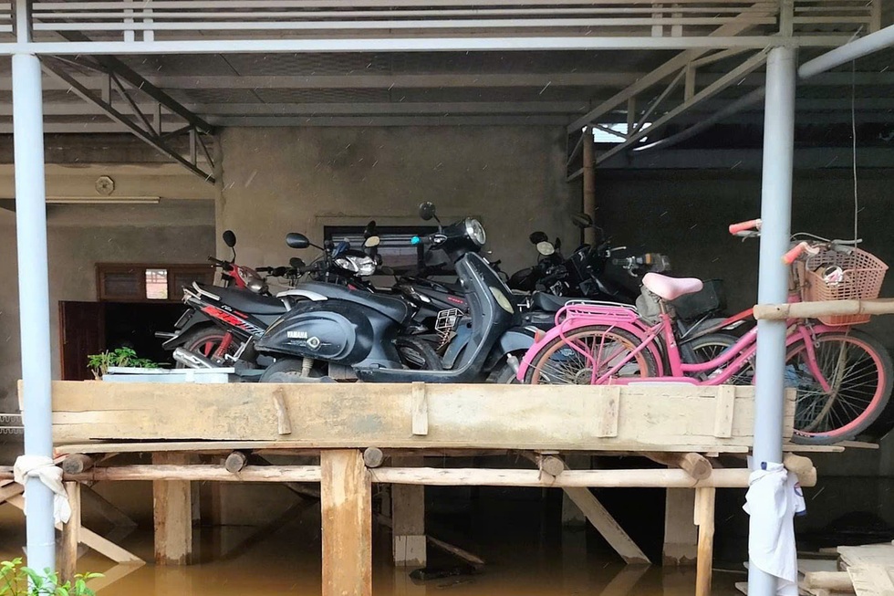 Kinh nghiệm giúp người dân Quảng Bình cứu tài sản từ trận lũ lịch sử - 3 Kinh nghiệm giúp người dân Quảng Bình cứu tài sản từ trận lũ lịch sử - 3