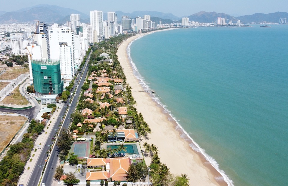 Lại nóng chuyện di dời các nhà hàng chắn biển Nha Trang - 1 Lại nóng chuyện di dời các nhà hàng chắn biển Nha Trang - 1