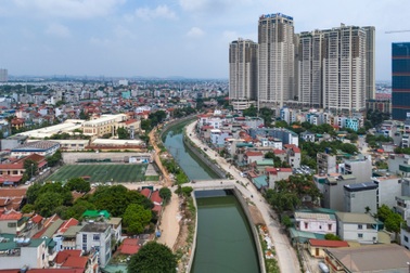 Dự án hơn 7.400 tỷ đồng chậm tiến độ ở Hà Nội, người dân khổ vì rác và bụi